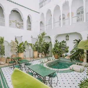 4* رياد Oriental Glory &